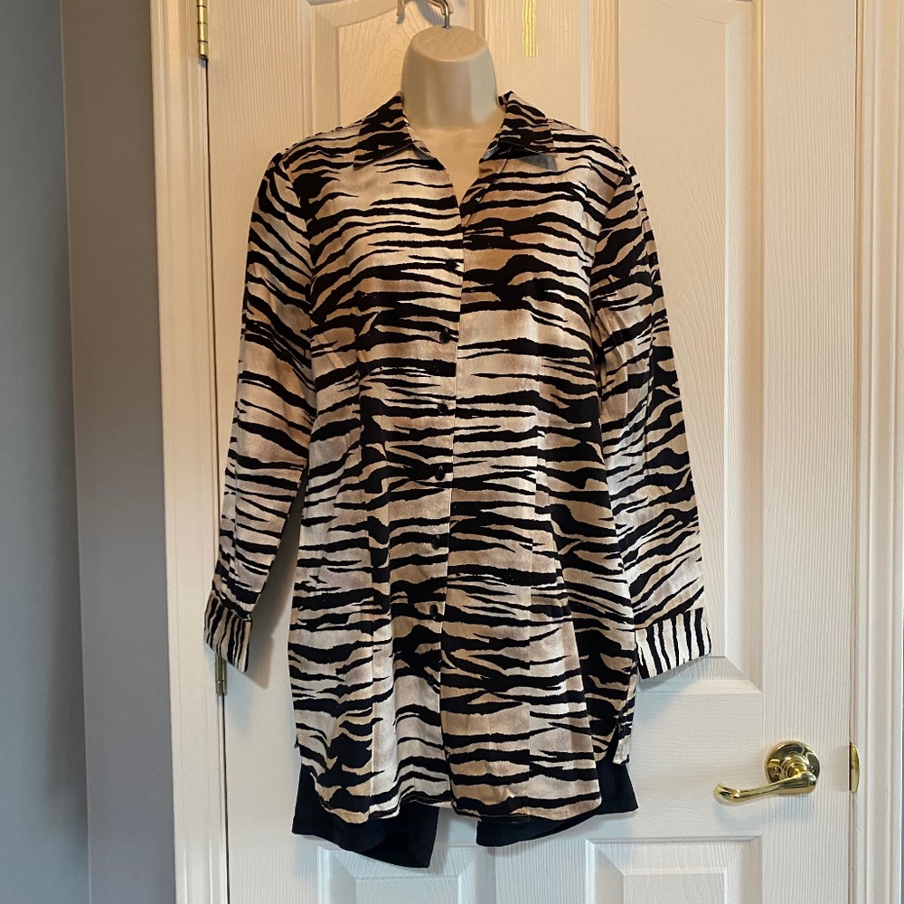 BUY 2 ITEMS & GET 1 FREE - Chico’s Animal Print Blazer Sz 12